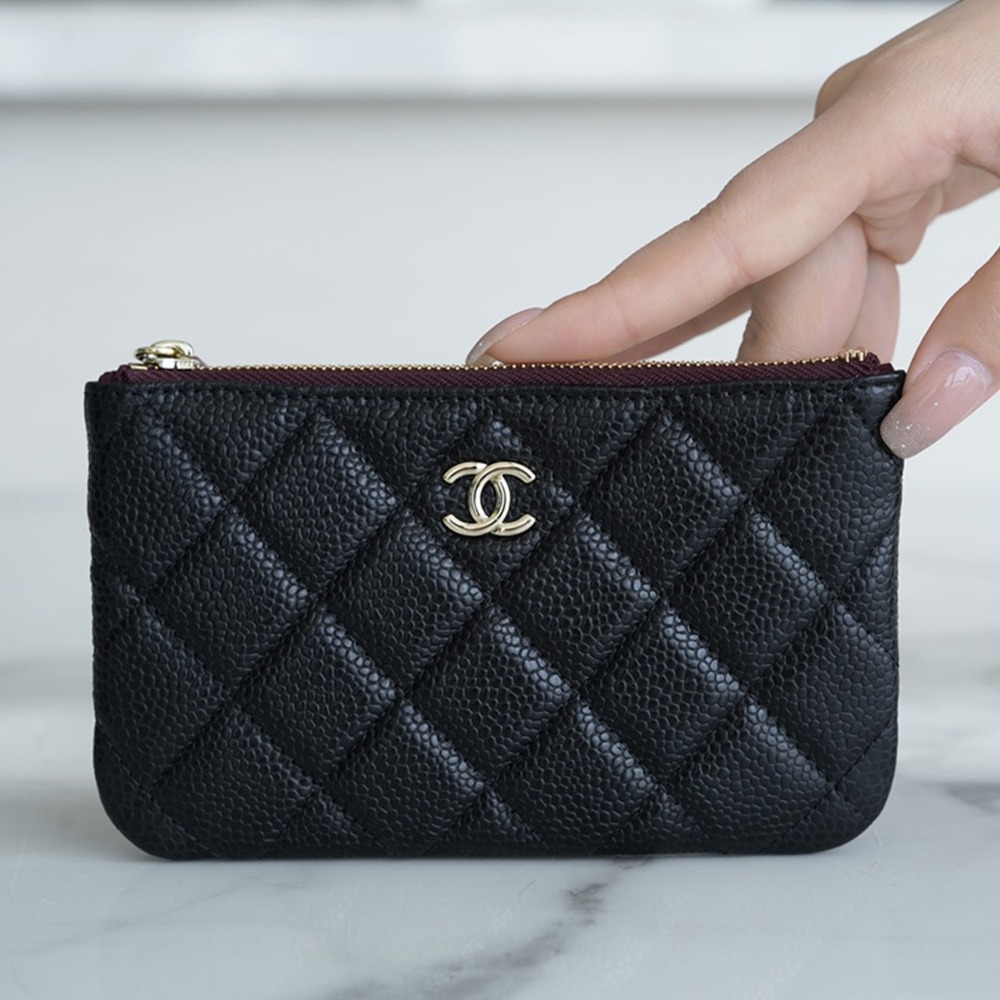 샤넬 클래식 미니 파우치 캐비어 A82365