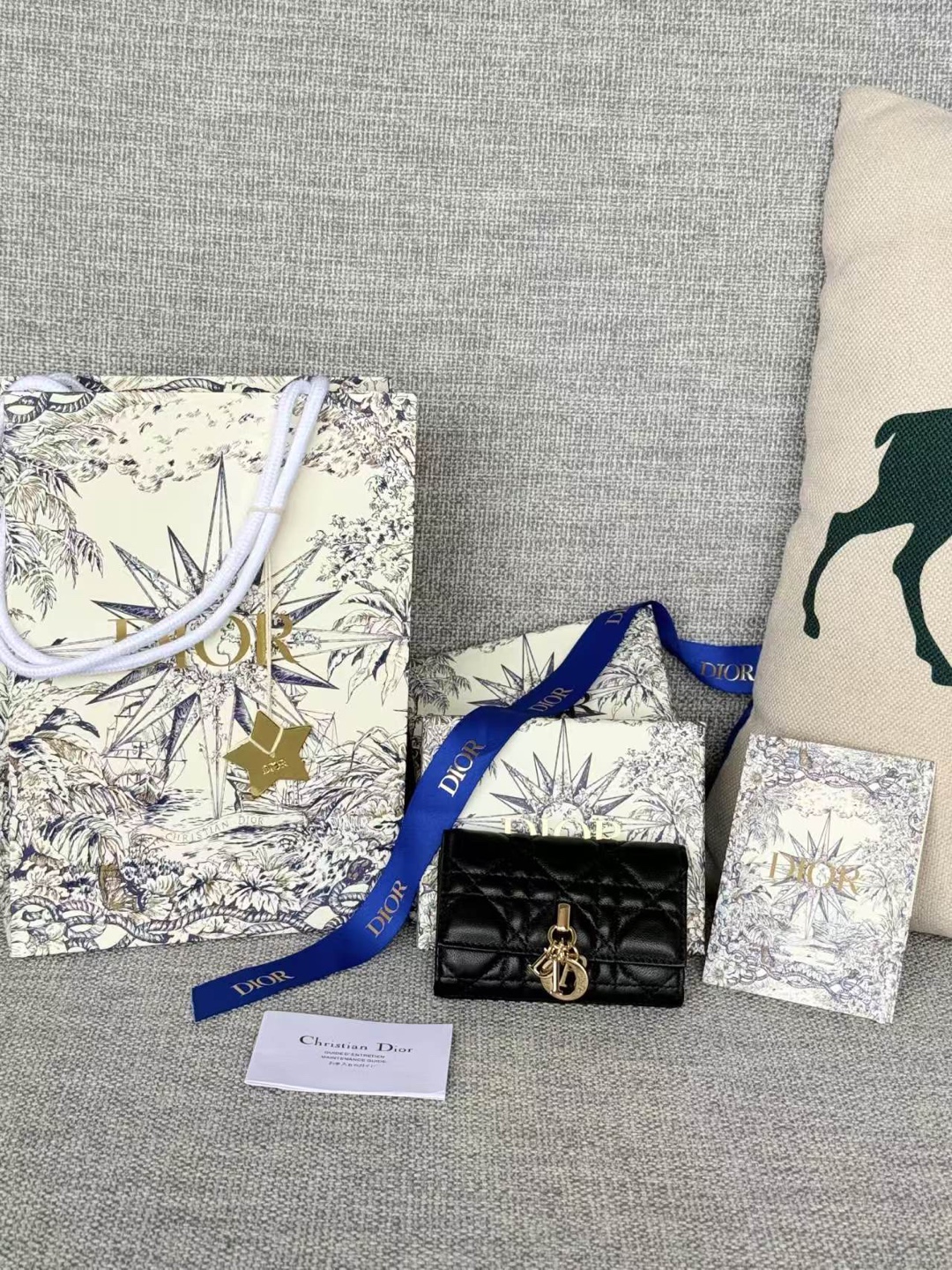 디올 마이 글리신 램스킨 지갑 (블랙)