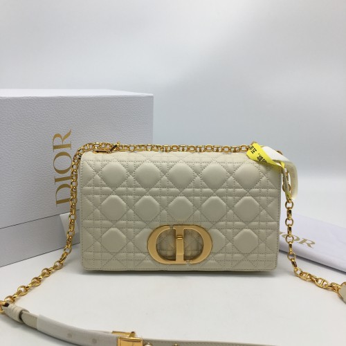 디올 카로백 미듐 화이트