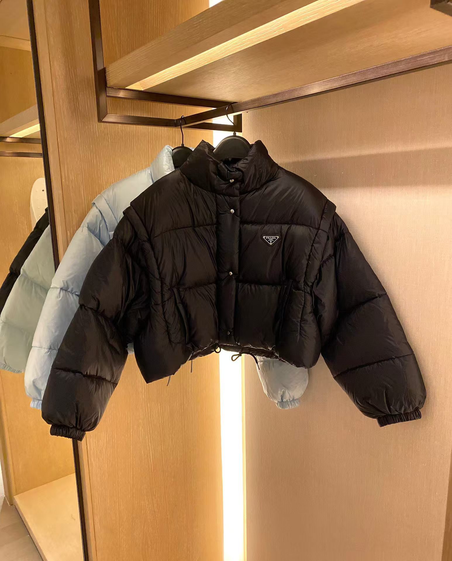 프라다 리나일론 컨버터블 크롭 자켓 291805