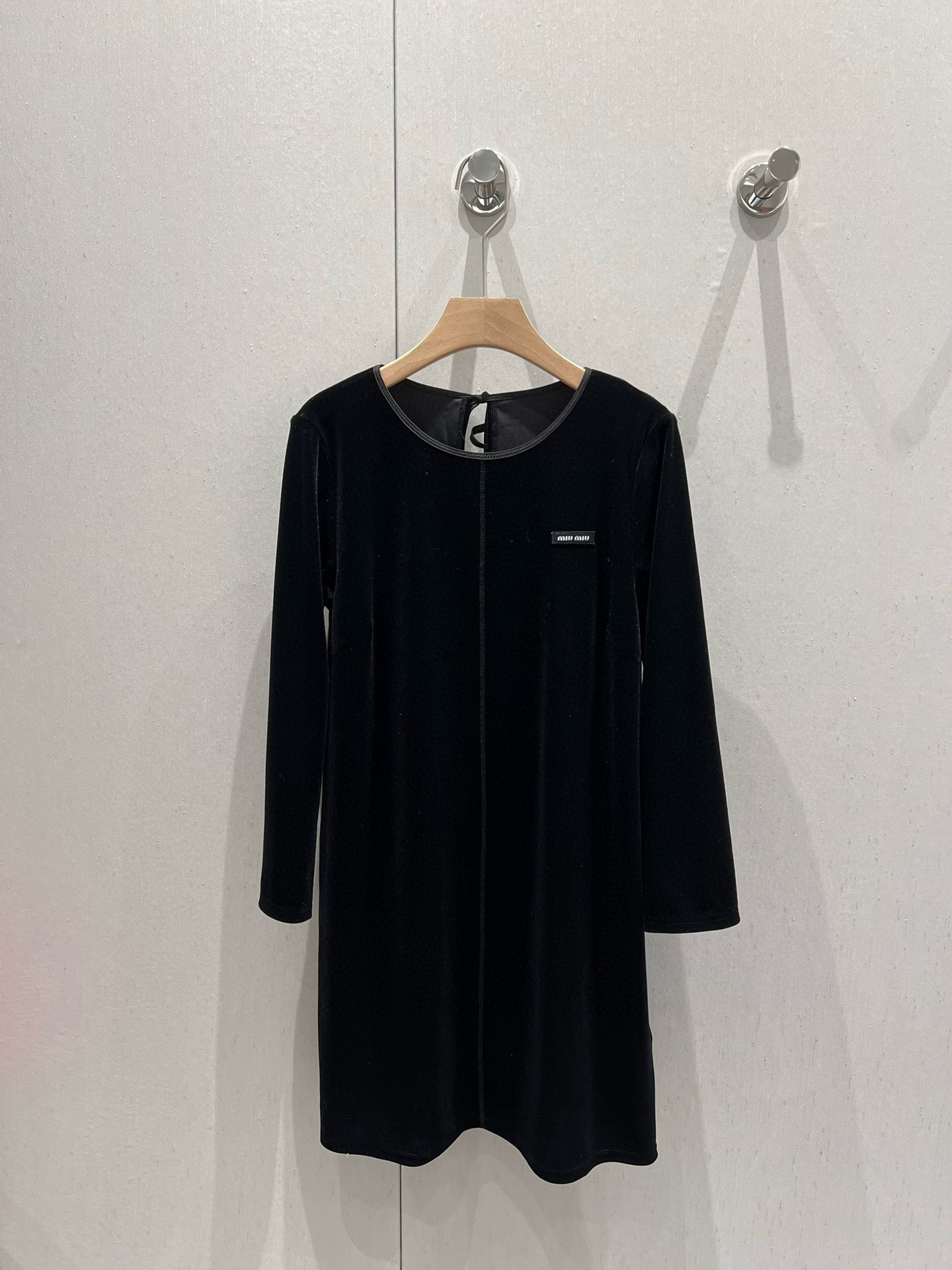 미우미우 자수 드레스