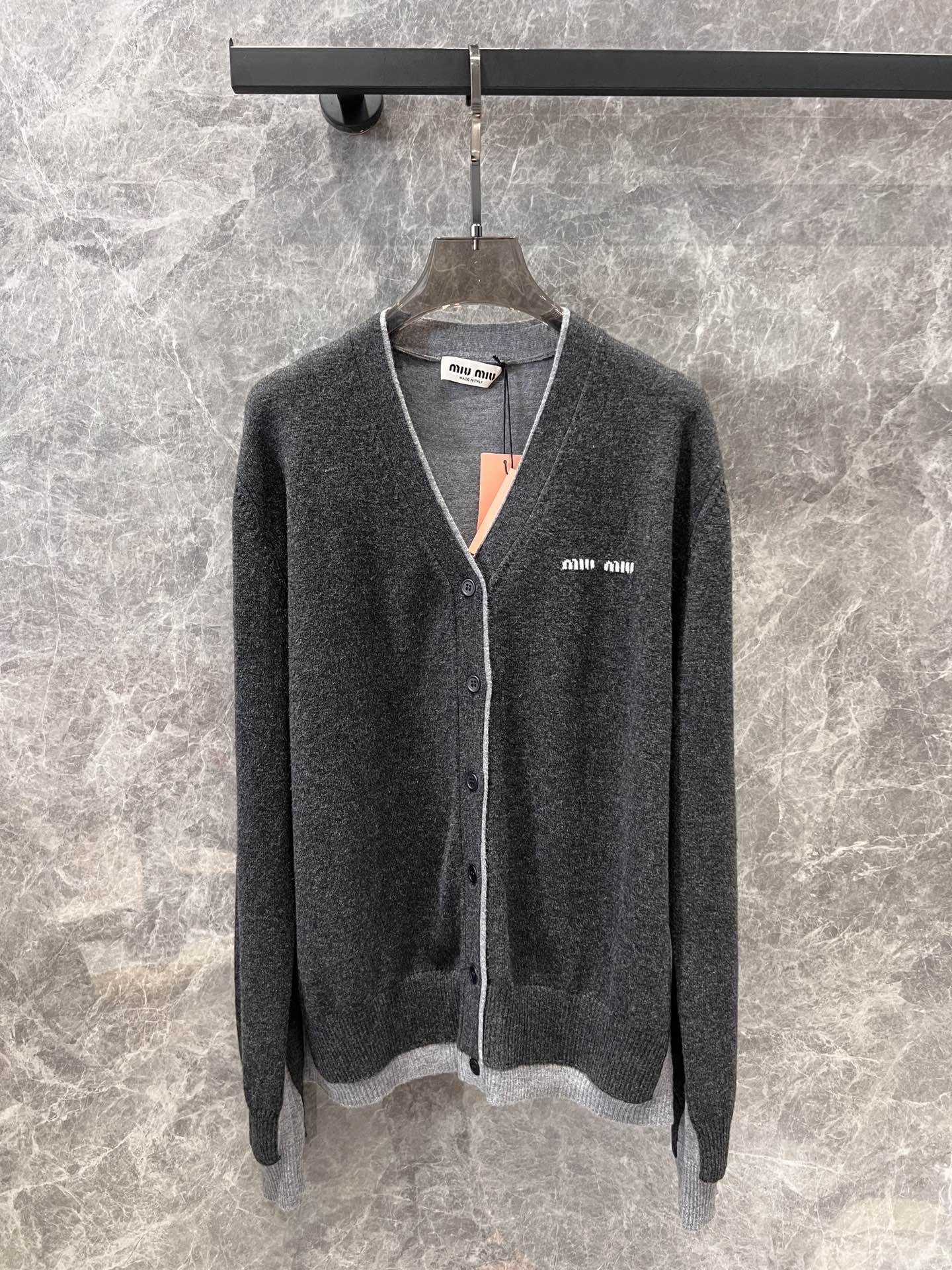 미우미우 가디건