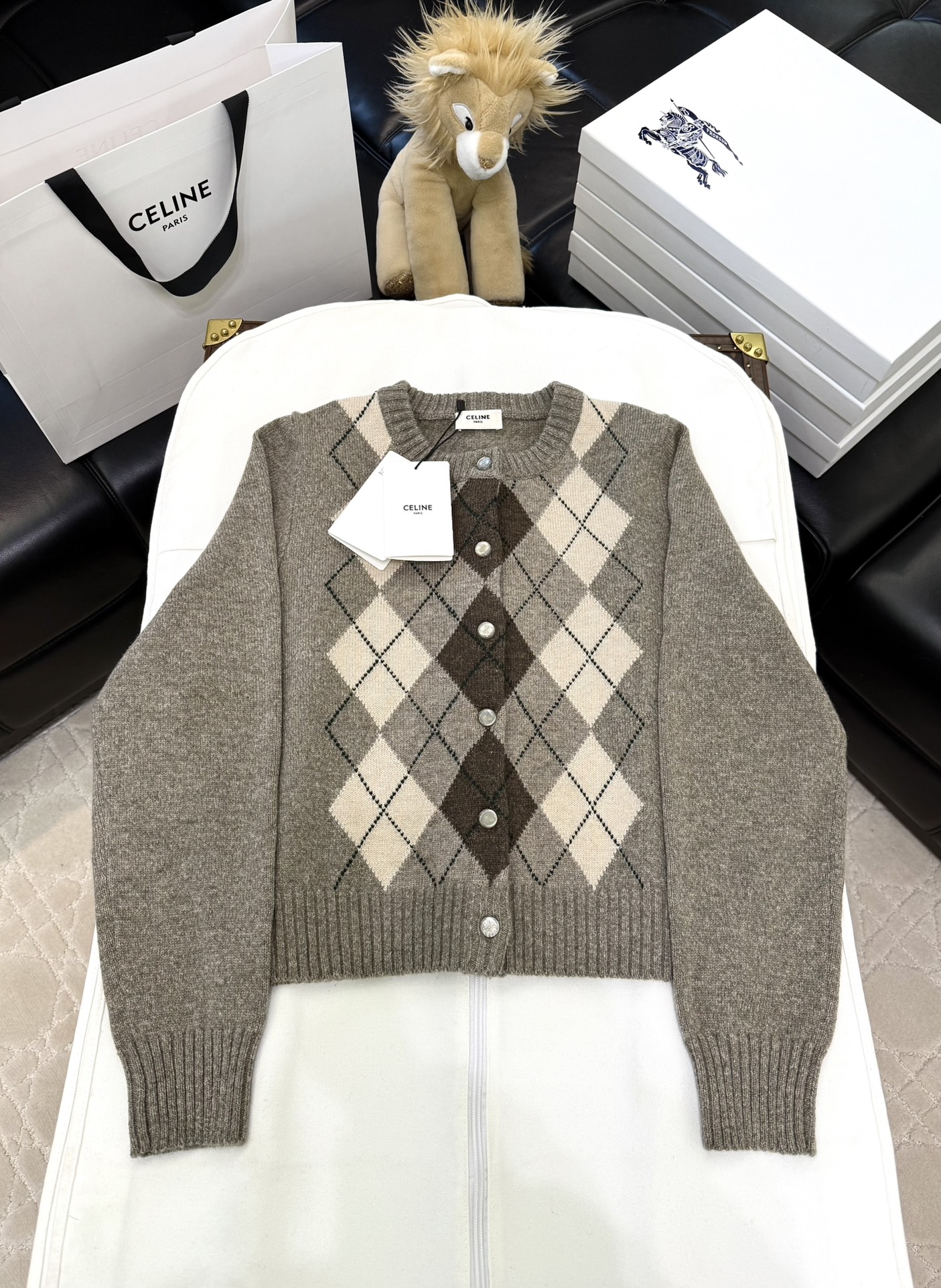 셀린느 24년 FW 가디건