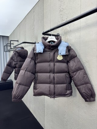 몽클레어 탈부착 빅로고 패딩