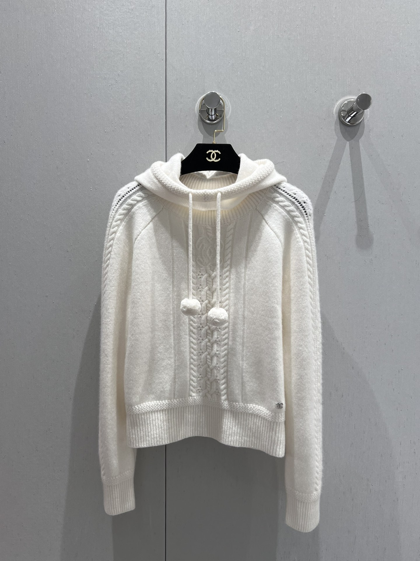 샤넬 방울 스웨터