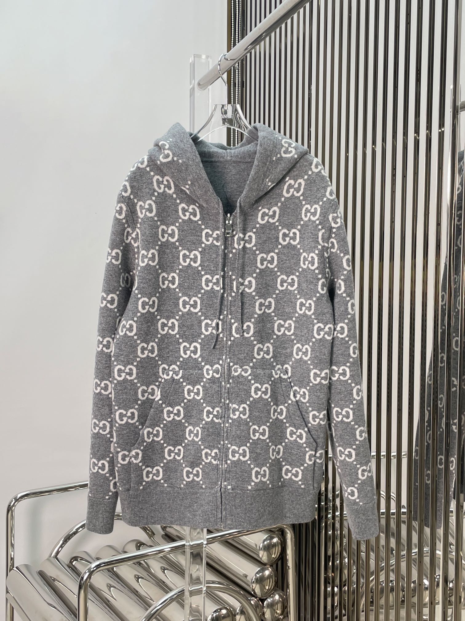 구찌 양면 후드집업