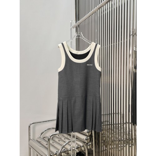 미우미우 드레스