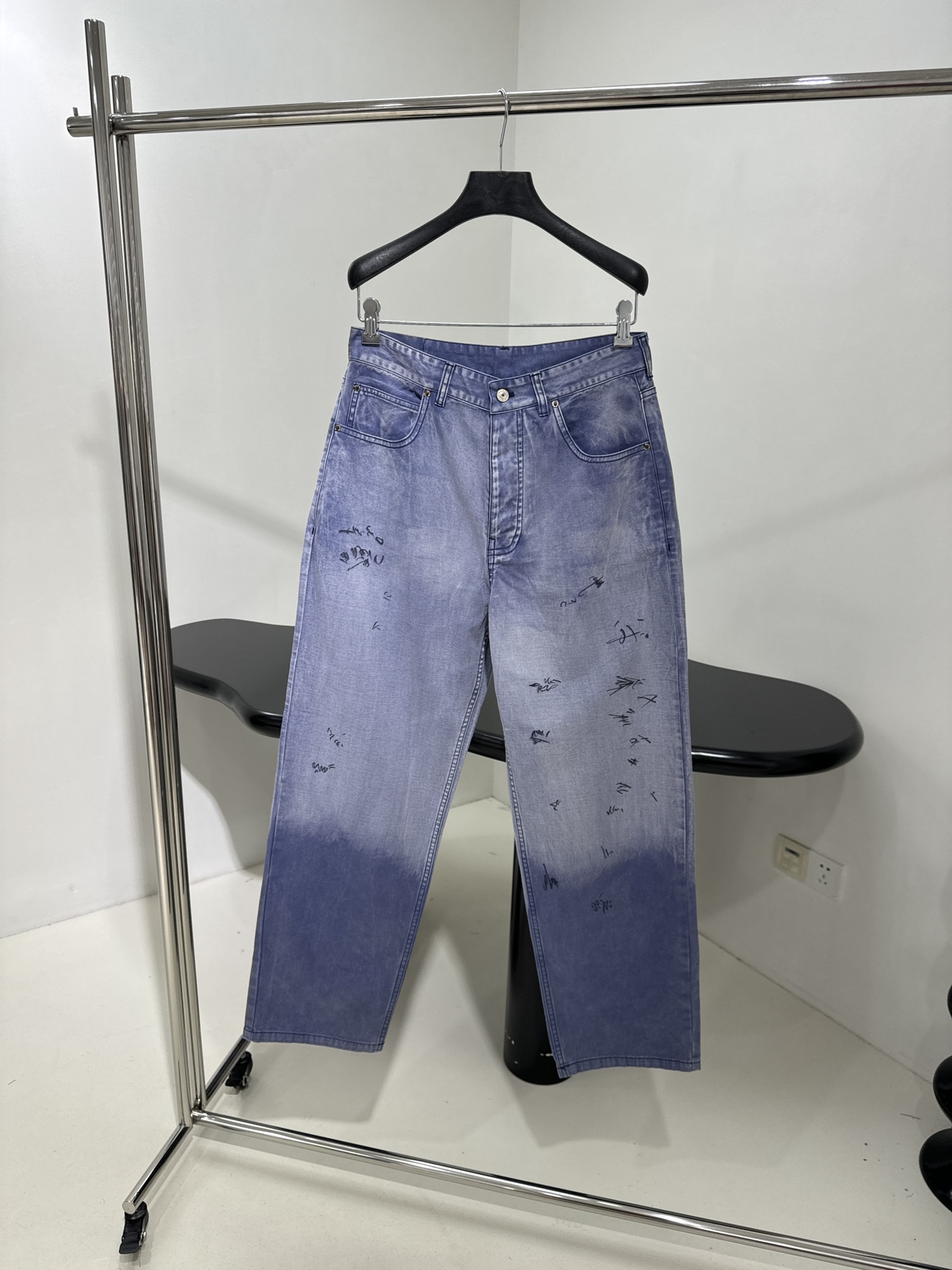 발렌시아가 청바지