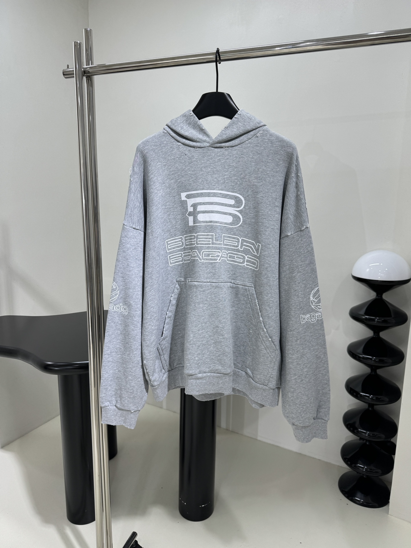 발렌시아가 후드티