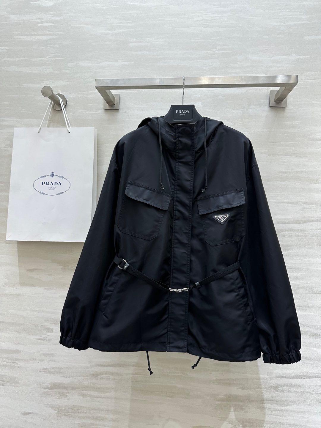 프라다 바람막이