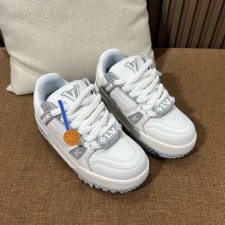 루이비통 트레이너 스니커즈 (정품급)