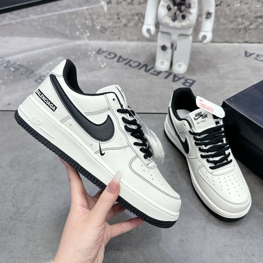 발렌시아가 X 나이키 콜라보 에어포스