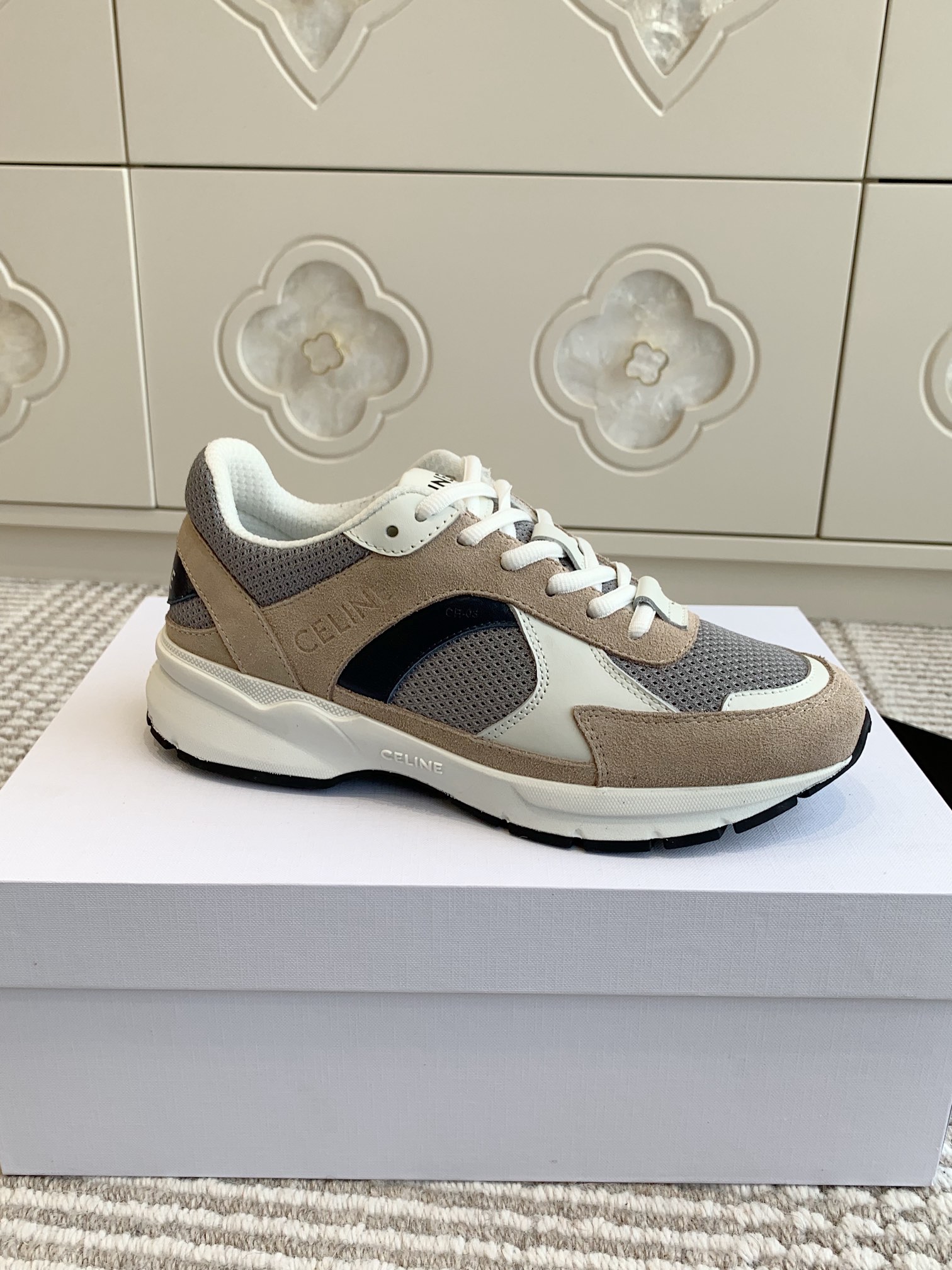 셀린느 스니커즈