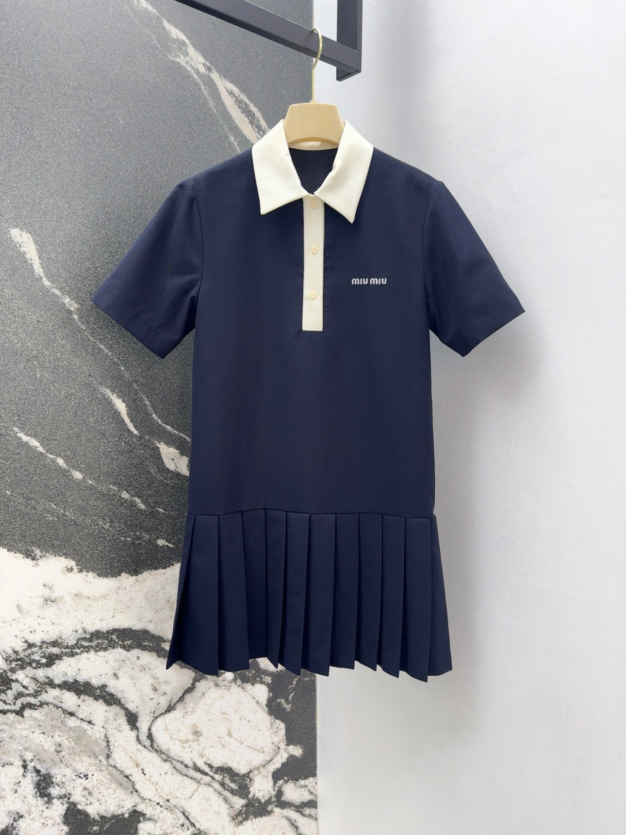 미우미우 드레스