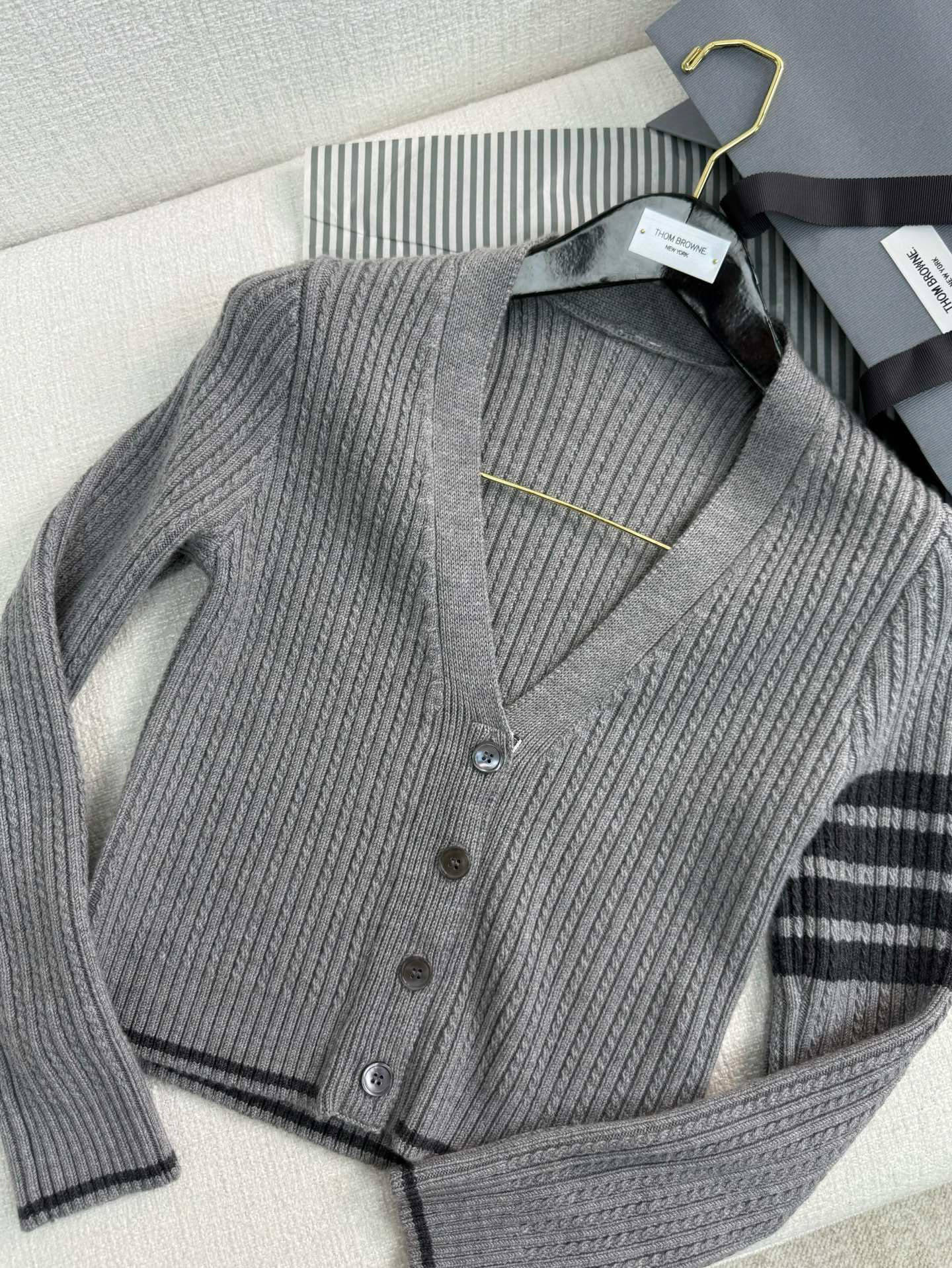 톰브라운 가디건