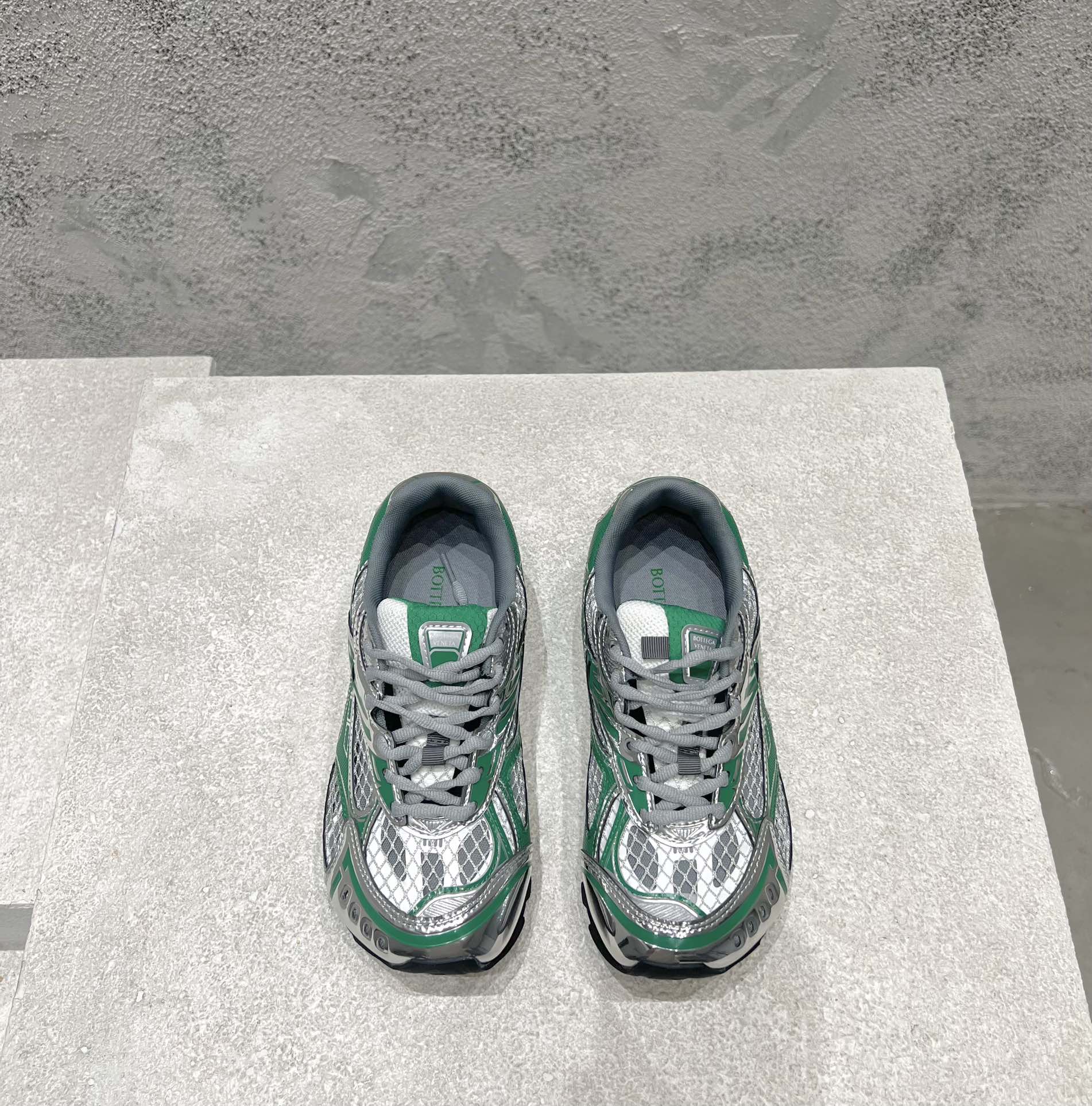 보테가베네타 남여공용 오르빗 스니커즈