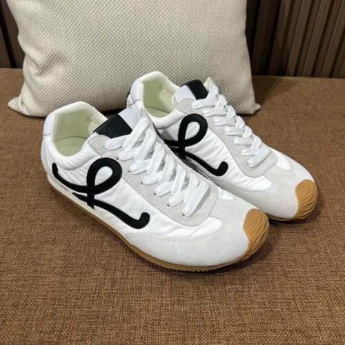 로에베 남여공용 스니커즈 정품급