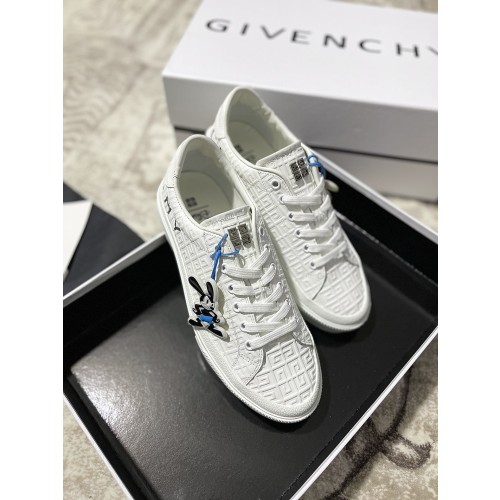 지방시 스니커즈