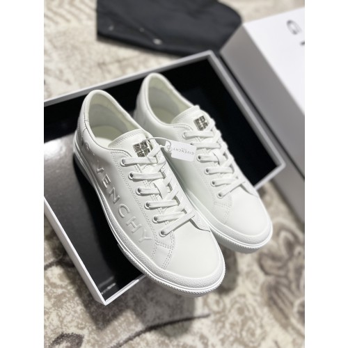 지방시 스니커즈