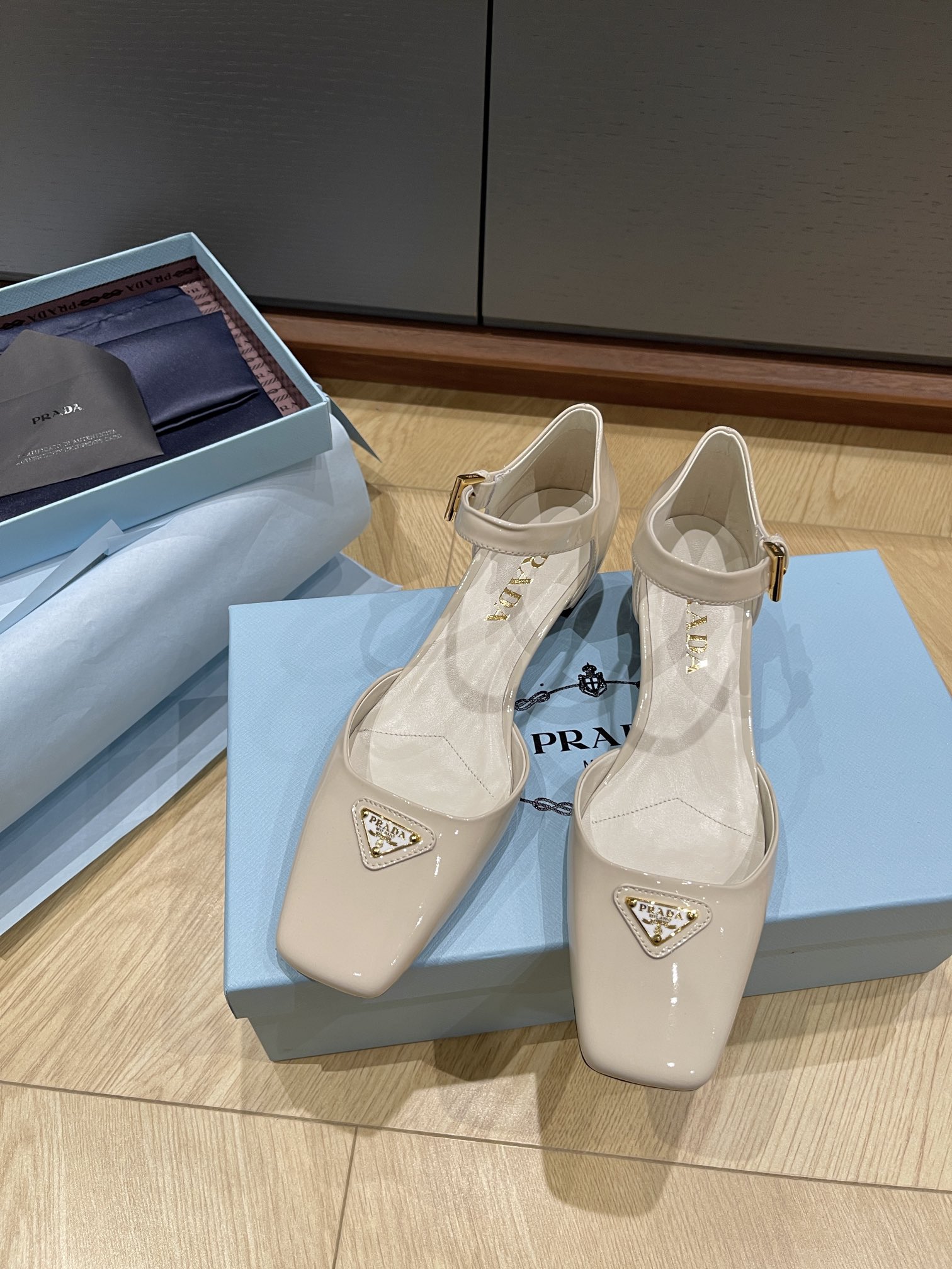 프라다 구두