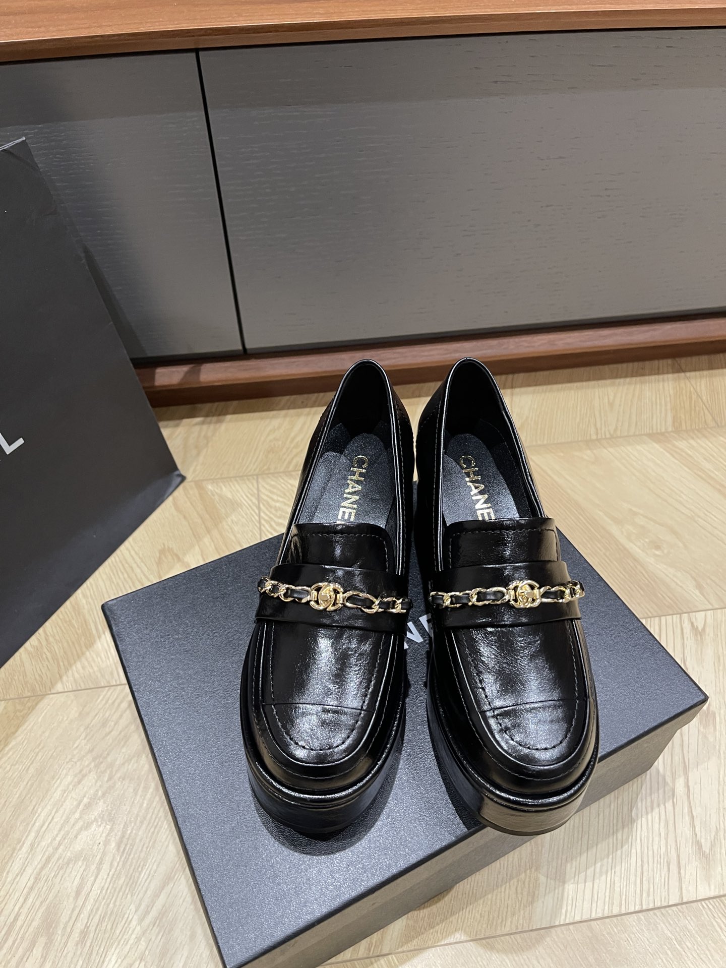 샤넬 구두 유광