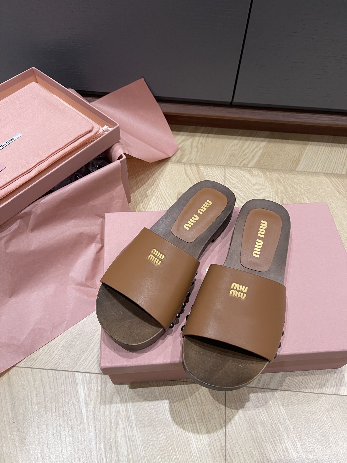 미우미우 슬리퍼