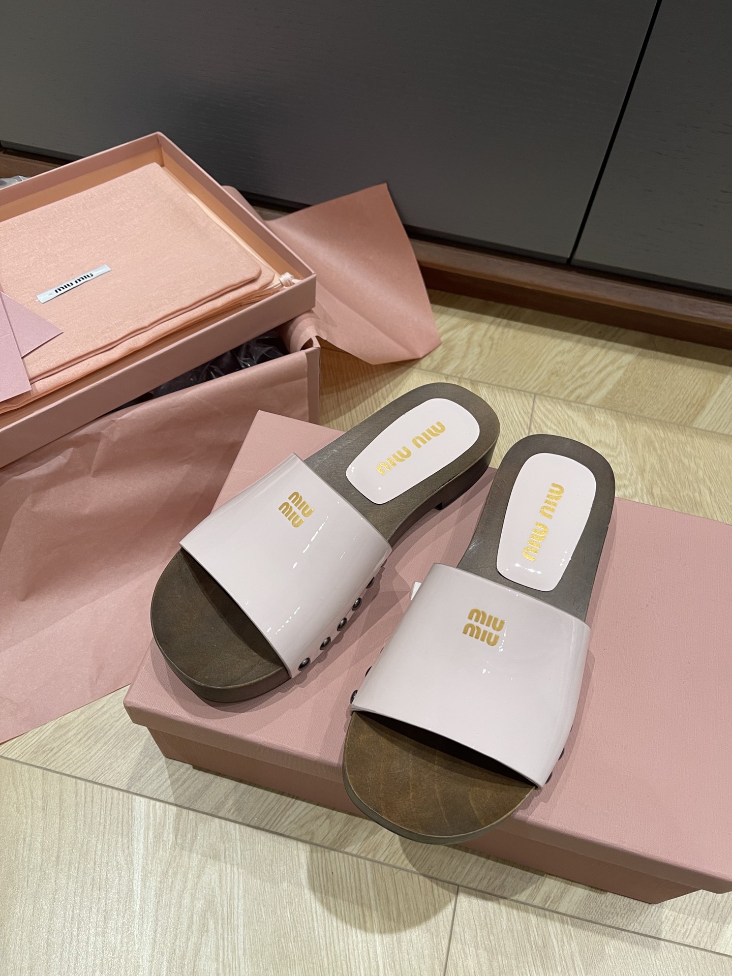 미우미우 슬리퍼