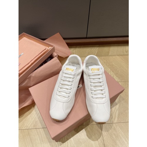 미우미우 스니커즈