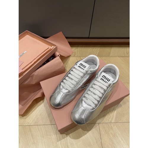 미우미우 스니커즈