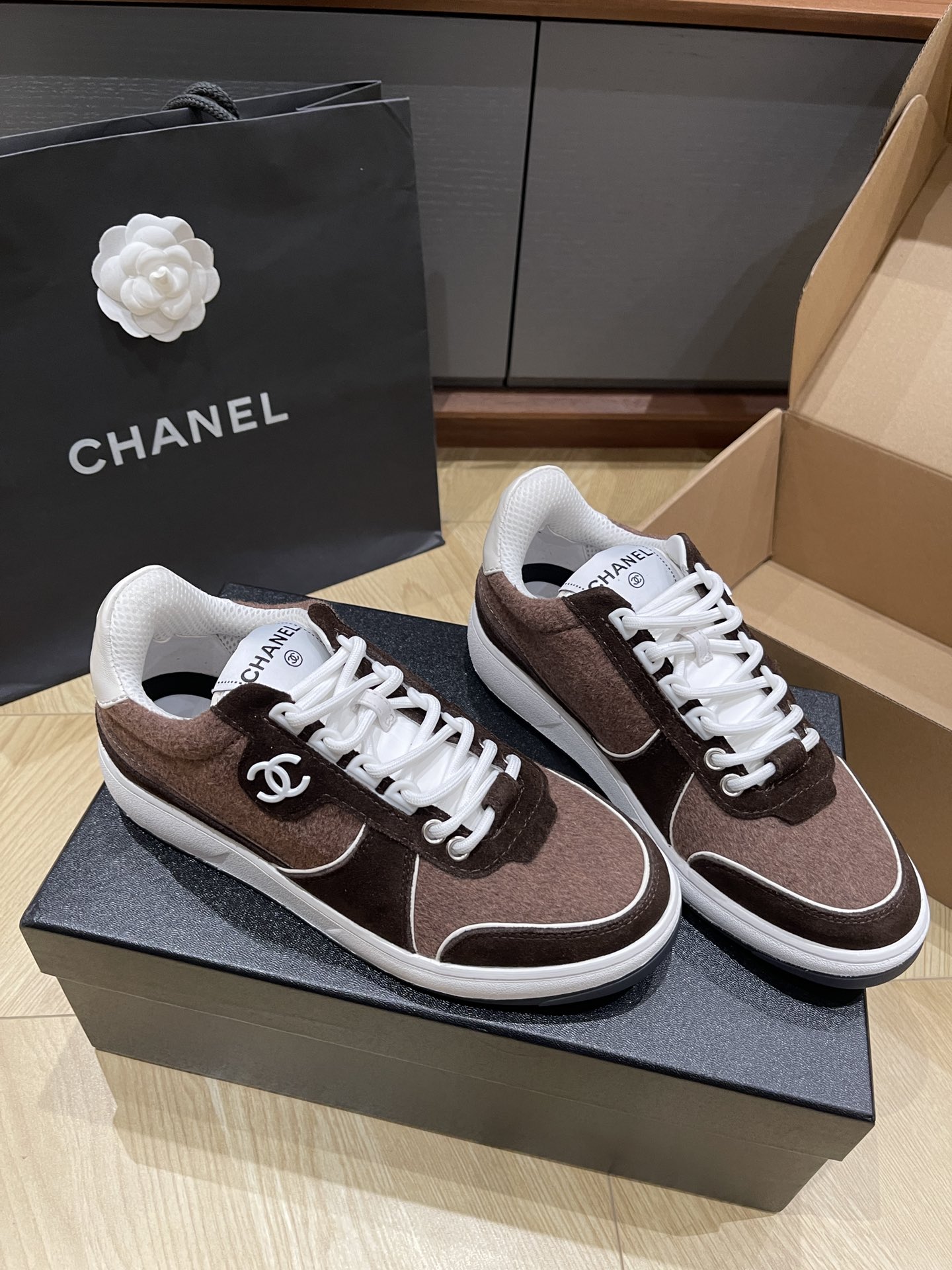 샤넬 스니커즈