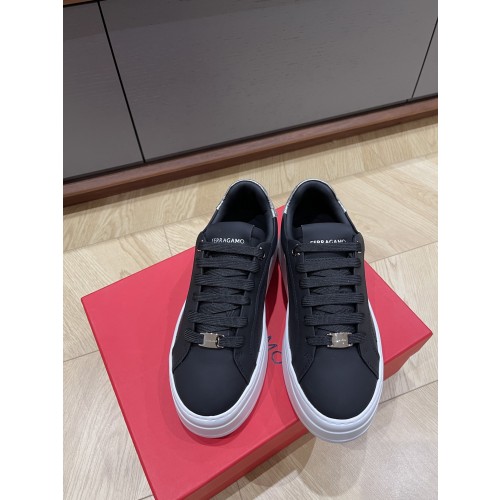 페레가모 스니커즈