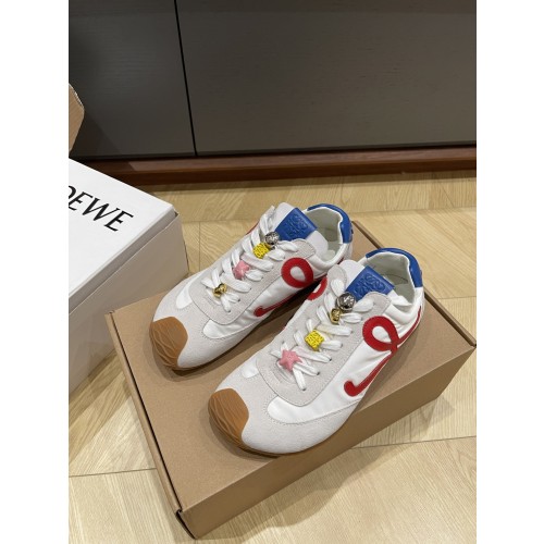 로에베 스니커즈