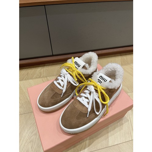 미우미우 운동화