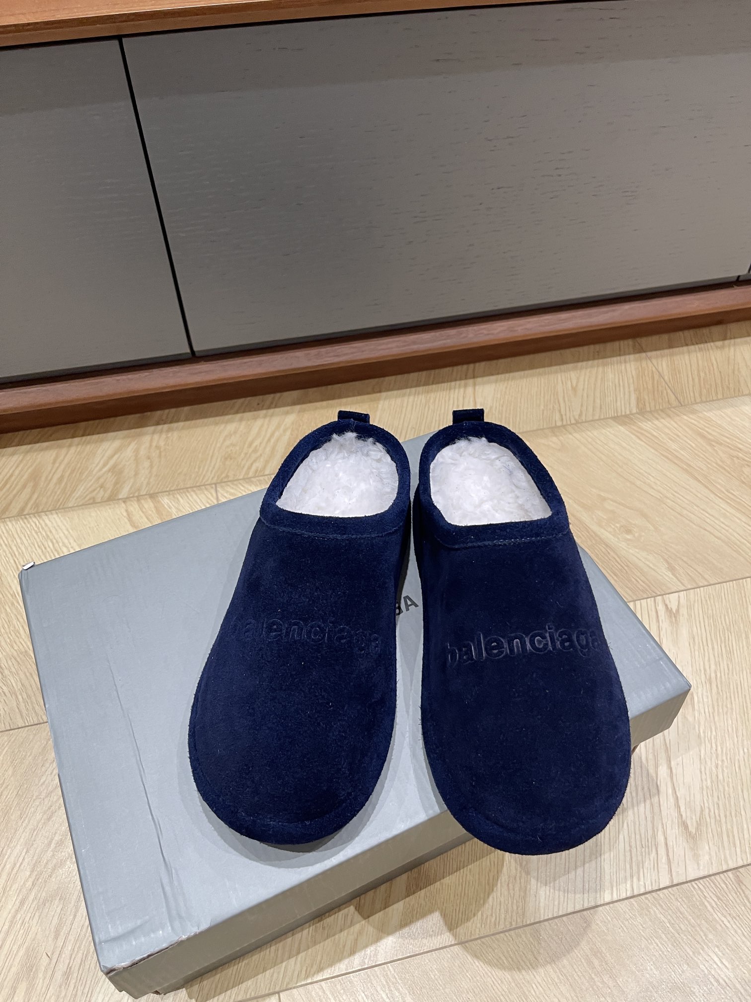 발렌시아가 슬리퍼