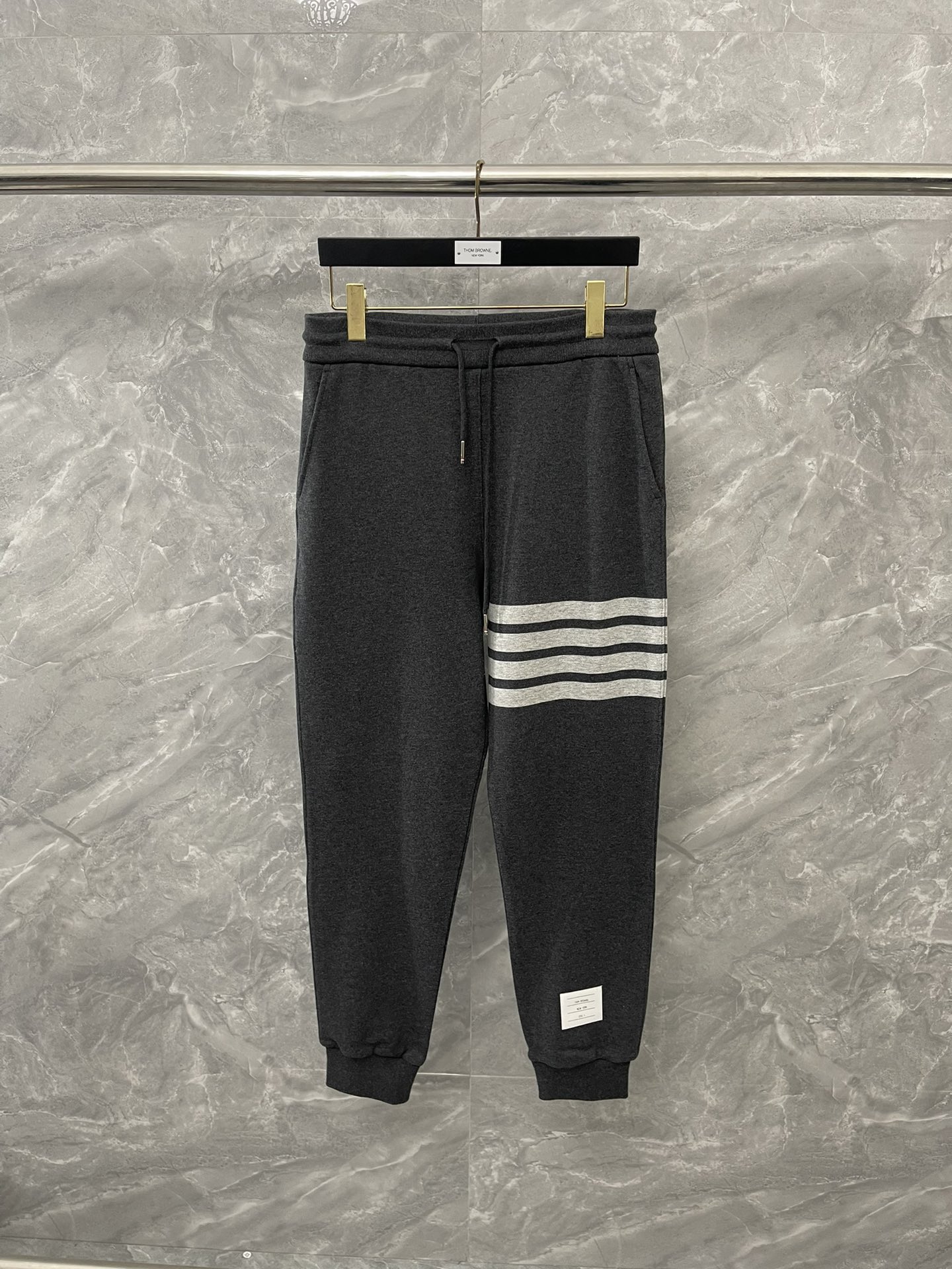 톰브라운 츄리닝바지