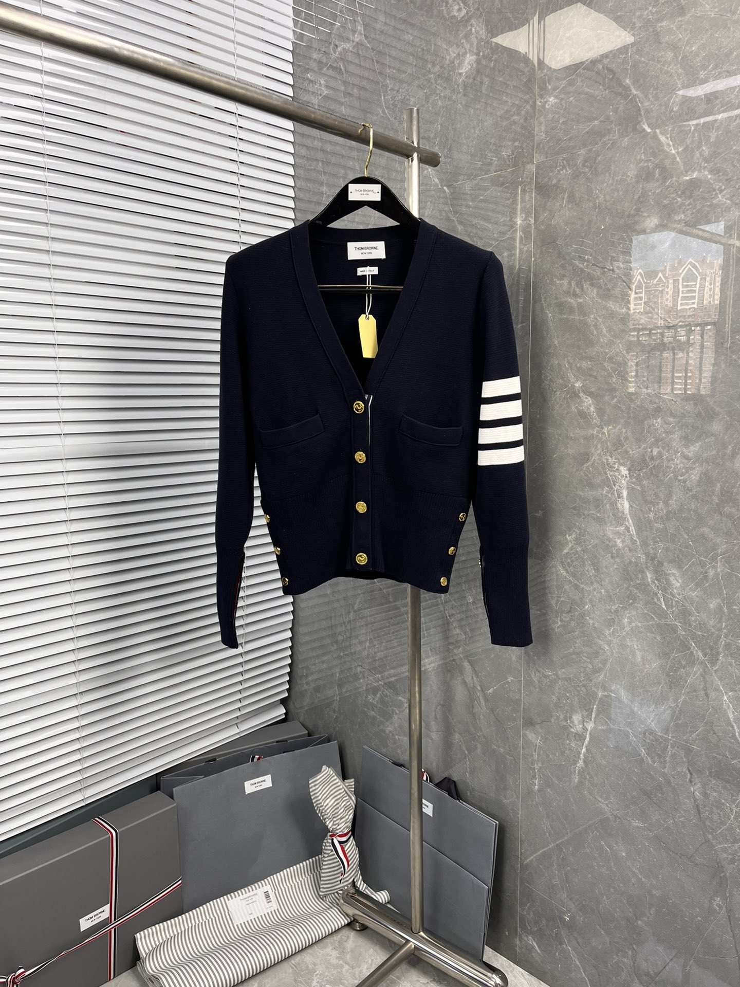 톰브라운 가디건