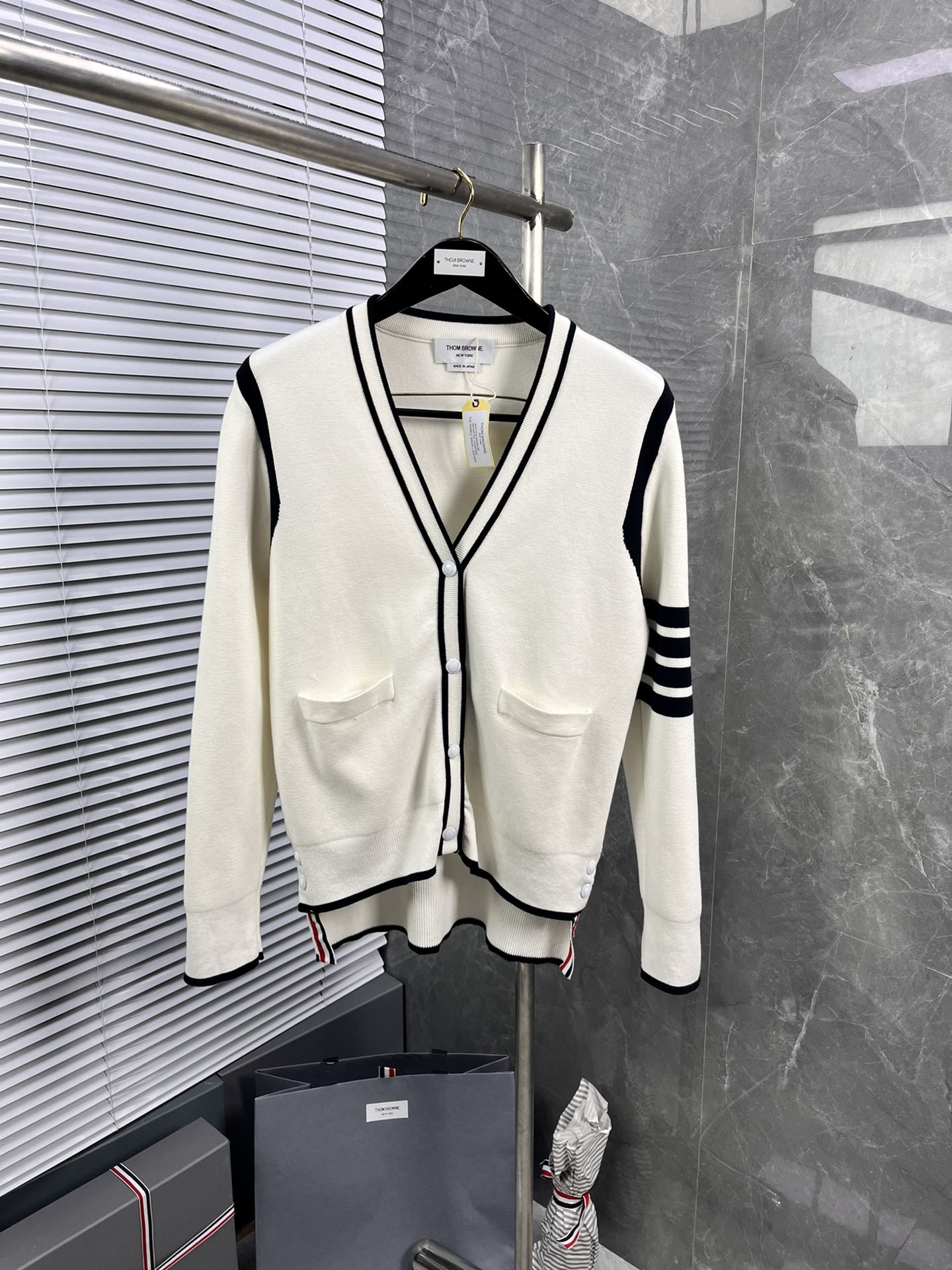 톰브라운 가디건