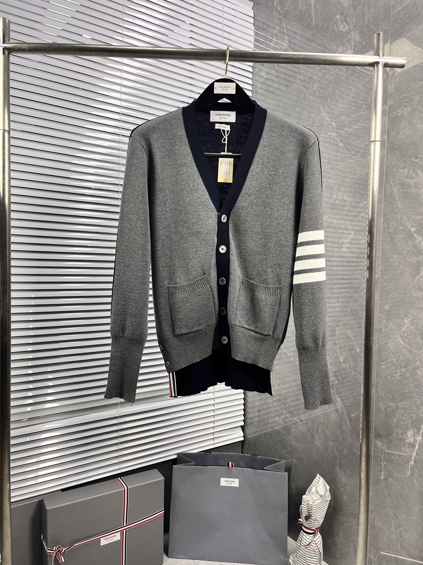 톰브라운 가디건