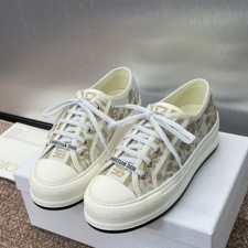 디올 스니커즈