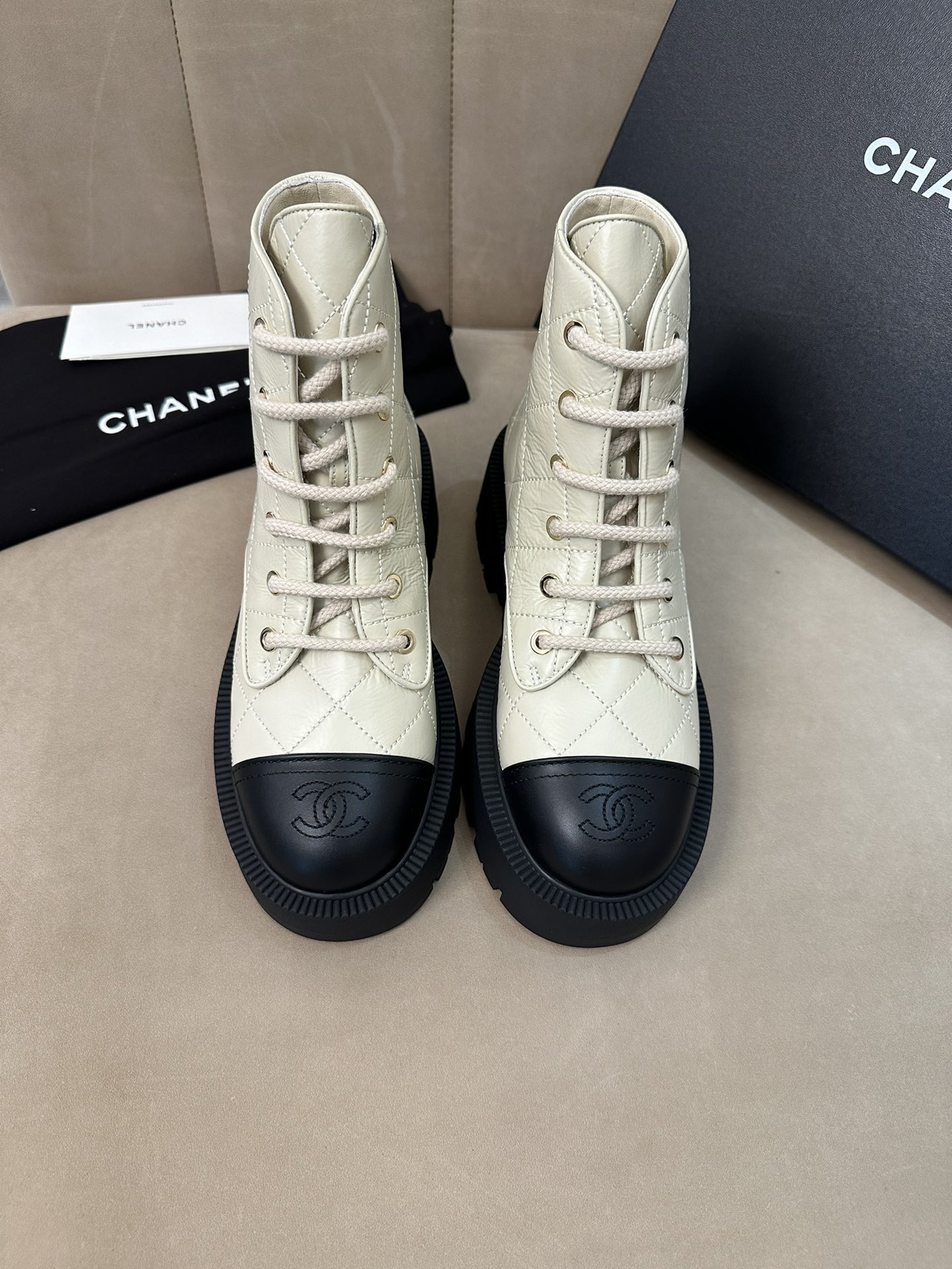 샤넬 마틴 부츠 정품급