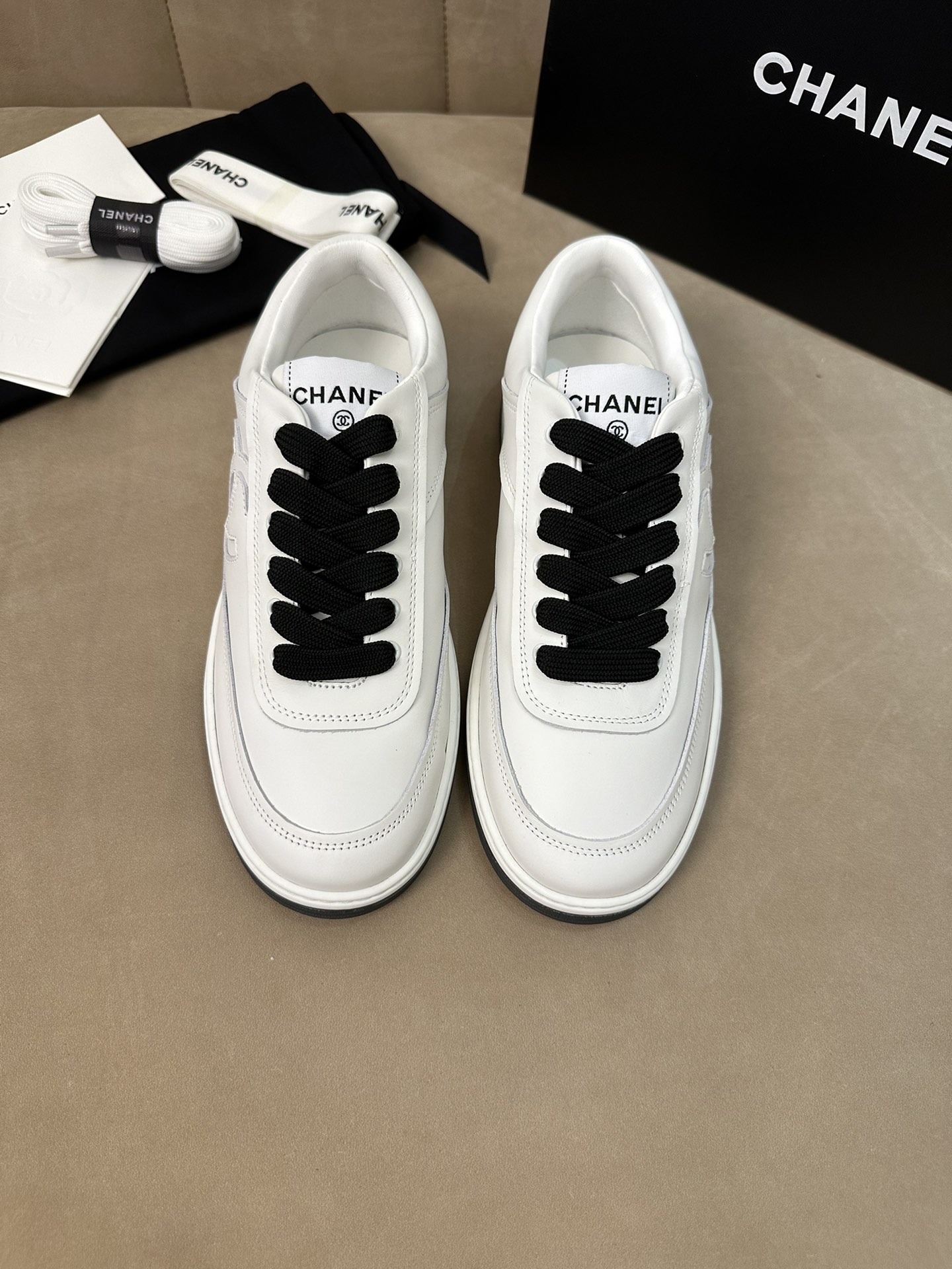 샤넬 스니커즈
