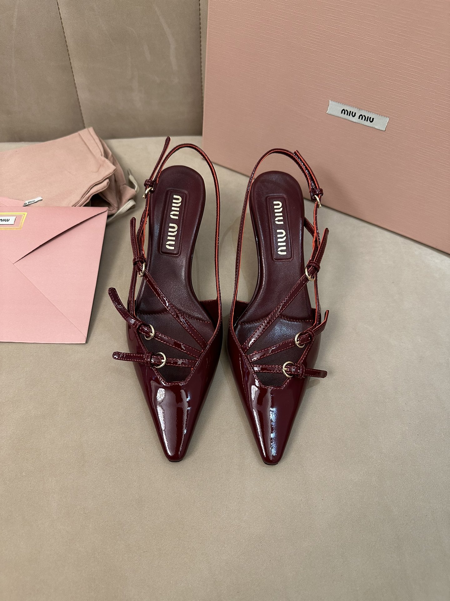 미우미우 구두