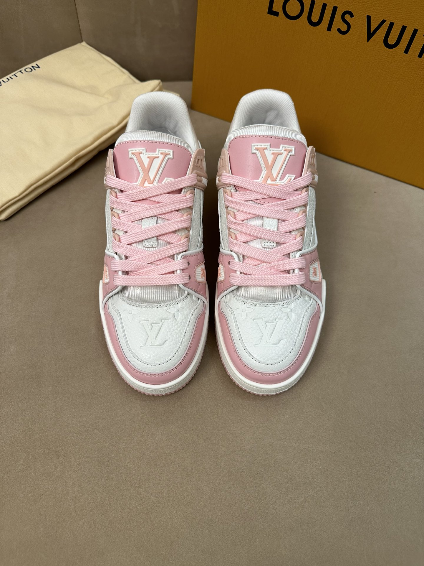 루이비통 스니커즈 