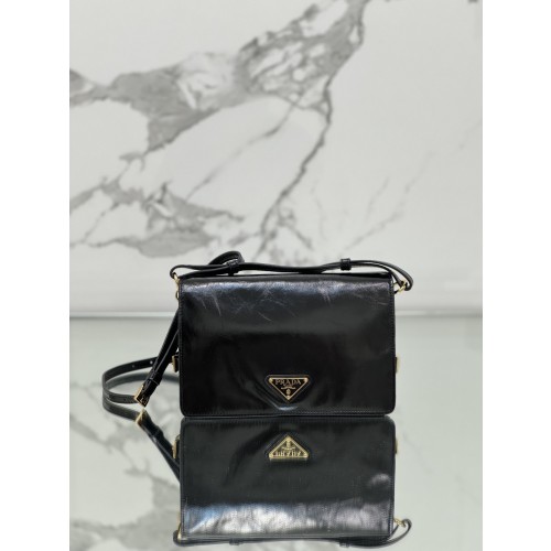 프라다 메신저백