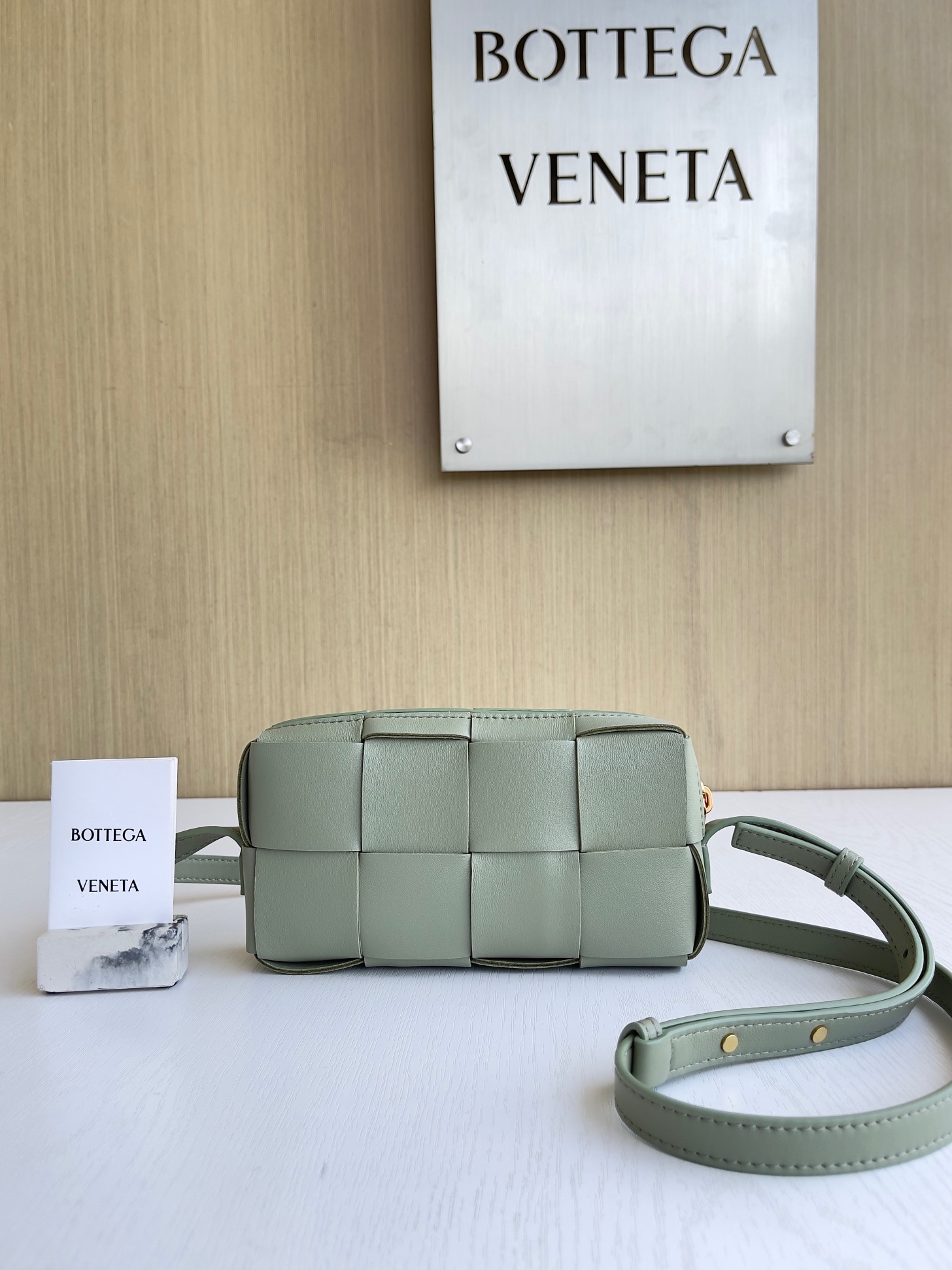 보테가베네타 인트레치아토 미니 카세트백 755031