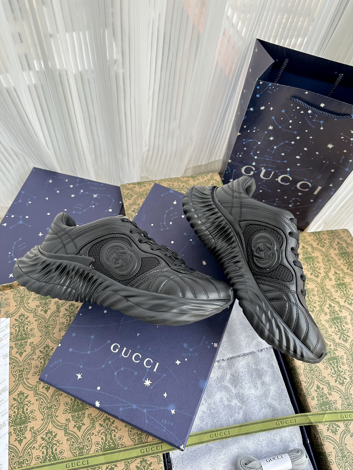 구찌 리플 스니커즈