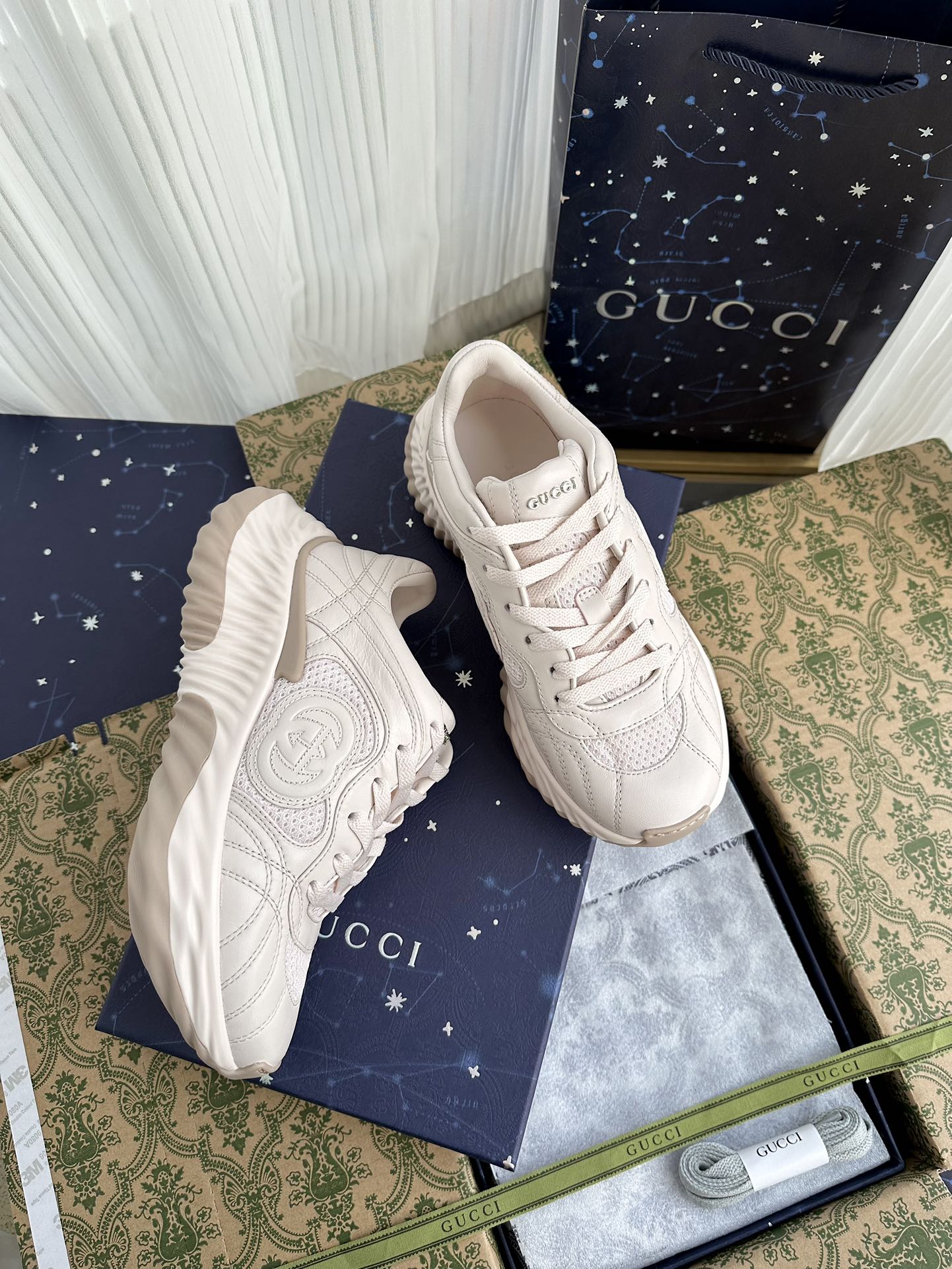 구찌 리플 스니커즈