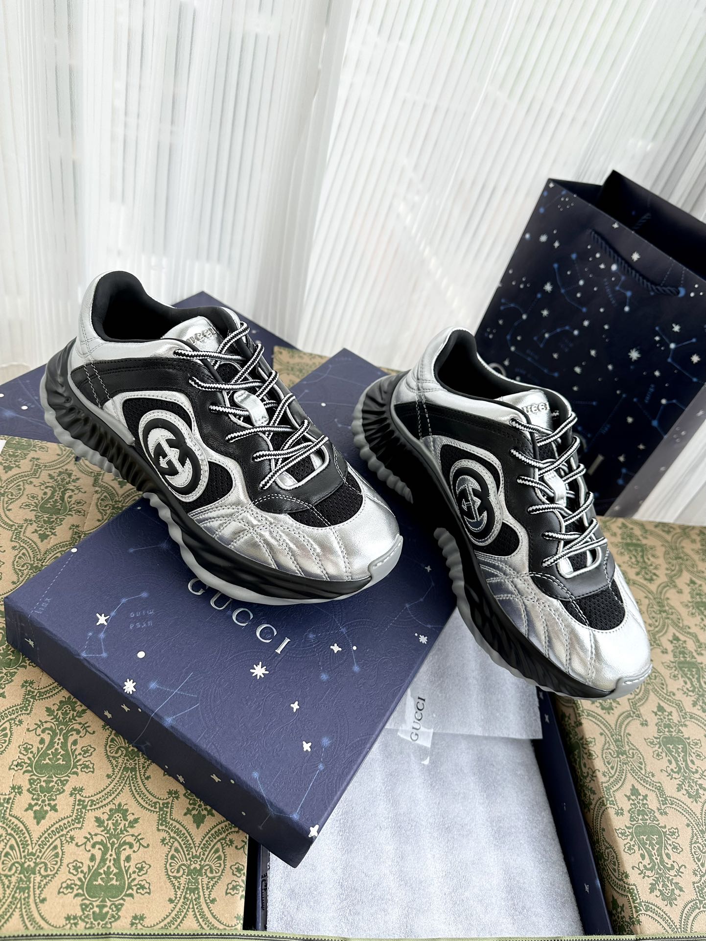 구찌 리플 스니커즈