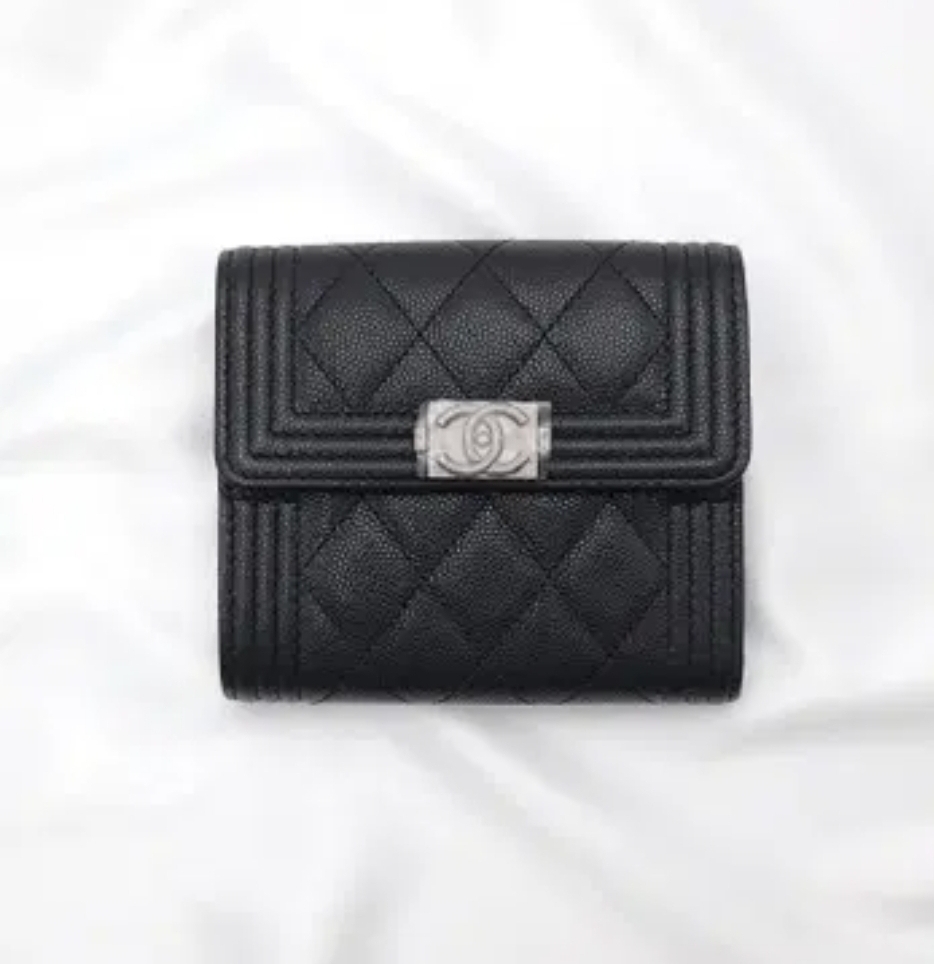 샤넬 보이 똑딱이 캐비어 반지갑 은장 미니