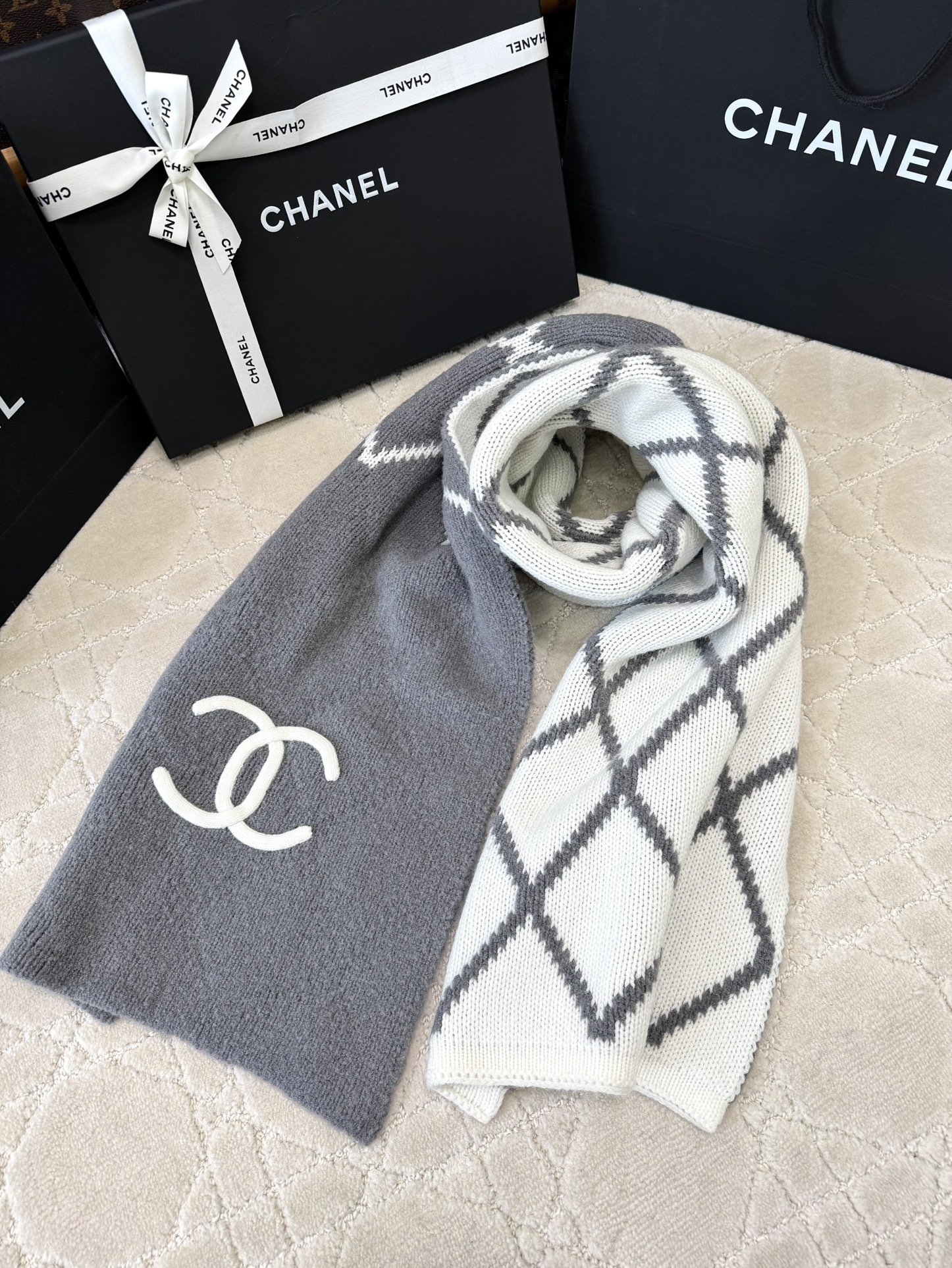 샤넬 24B 머플러